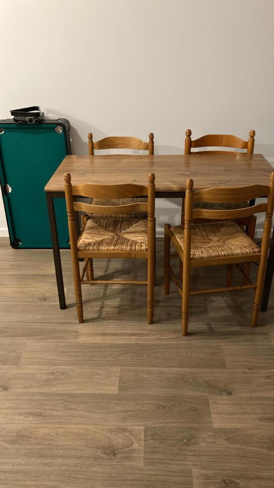 Bel Appartement Disponible Конфлан-Сент-Онорин Стая снимка