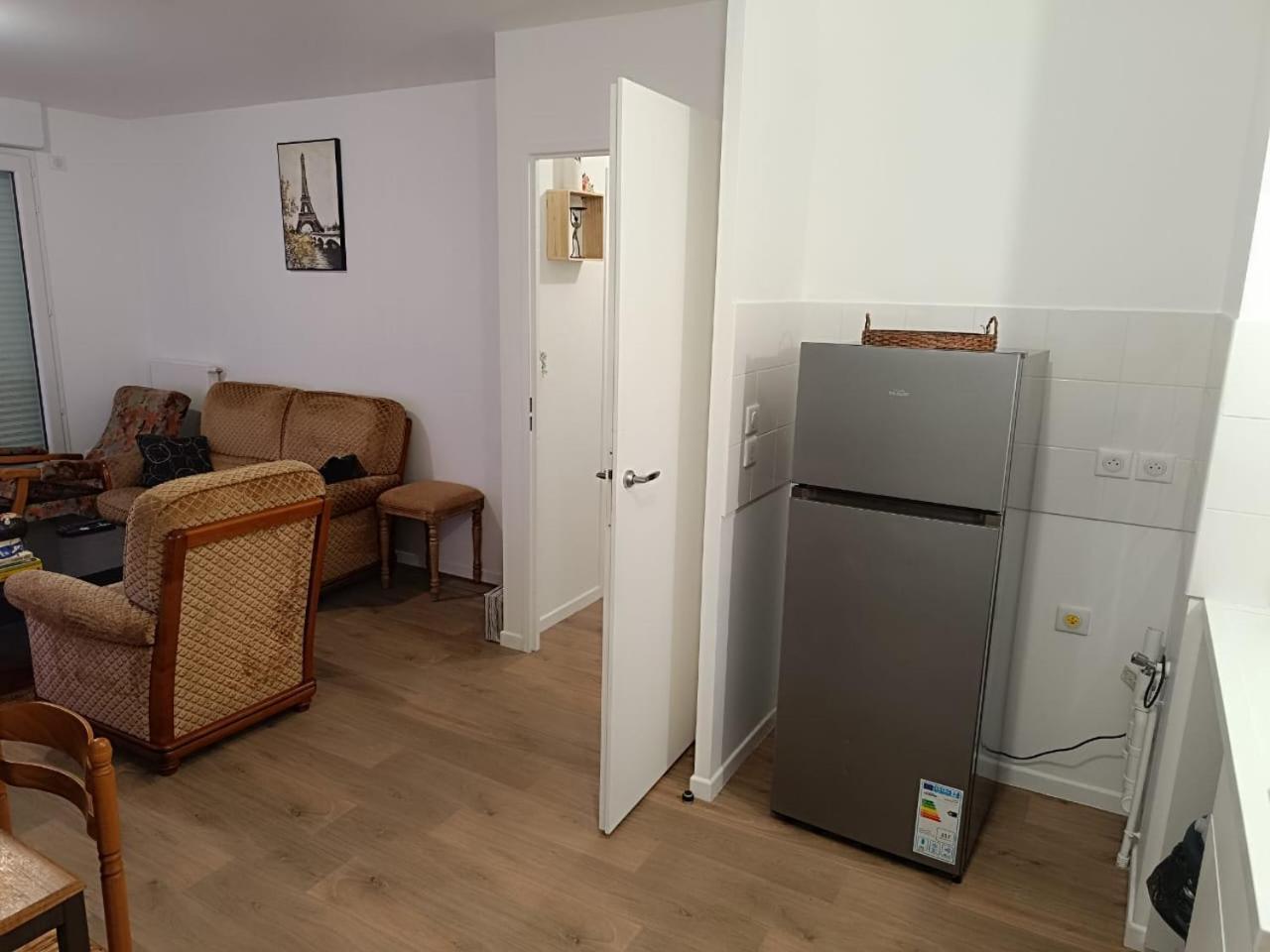 Bel Appartement Disponible Конфлан-Сент-Онорин Екстериор снимка